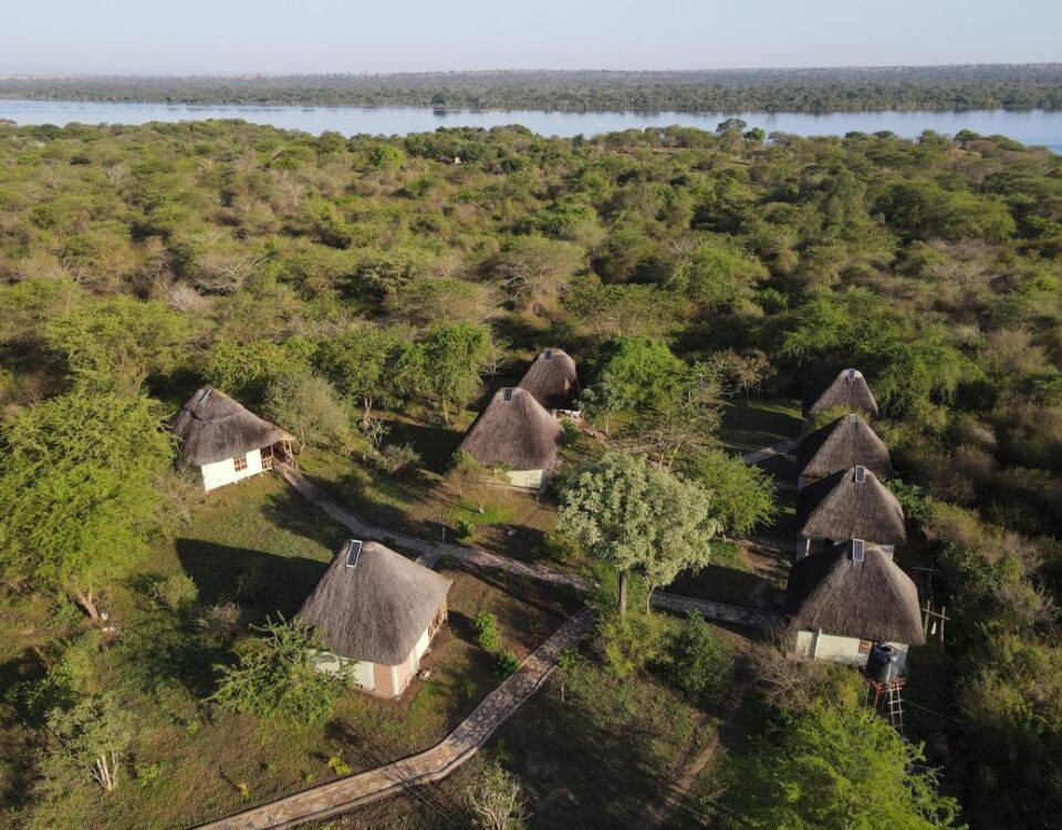 What Luxury Safari Lodges Are Available in Murchison Falls?