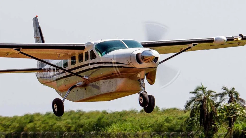 What is the Nearest Airstrip to Murchison Falls?